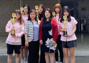Read more about the article 健康美容觀光科學生參加2022年第十屆國際盃美容美髮大賽表現優異，全體師生同賀!